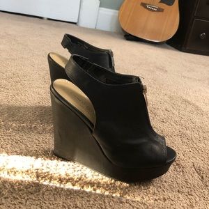 5in Black Heels Size 7.5